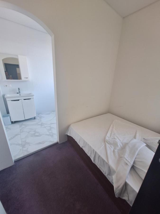 Барселона Hotel Mizikevycha Luaran gambar