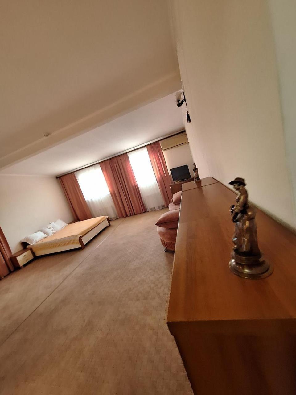 Барселона Hotel Mizikevycha Luaran gambar