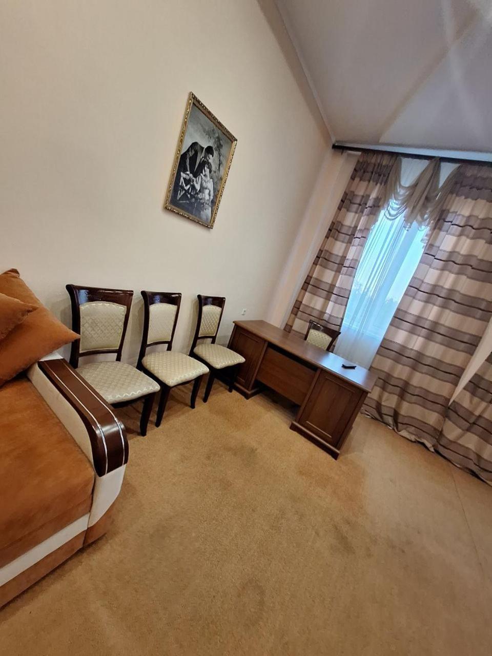Барселона Hotel Mizikevycha Luaran gambar